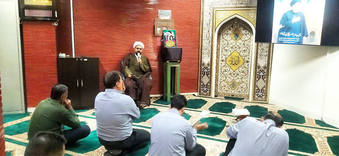 برگزاری مراسم بزرگداشت اولین سالگرد شهید خدمت، آیت‌الله سید ابراهیم رئیسی و همراهان در نیروگاه شهید سلیمانی کرمان