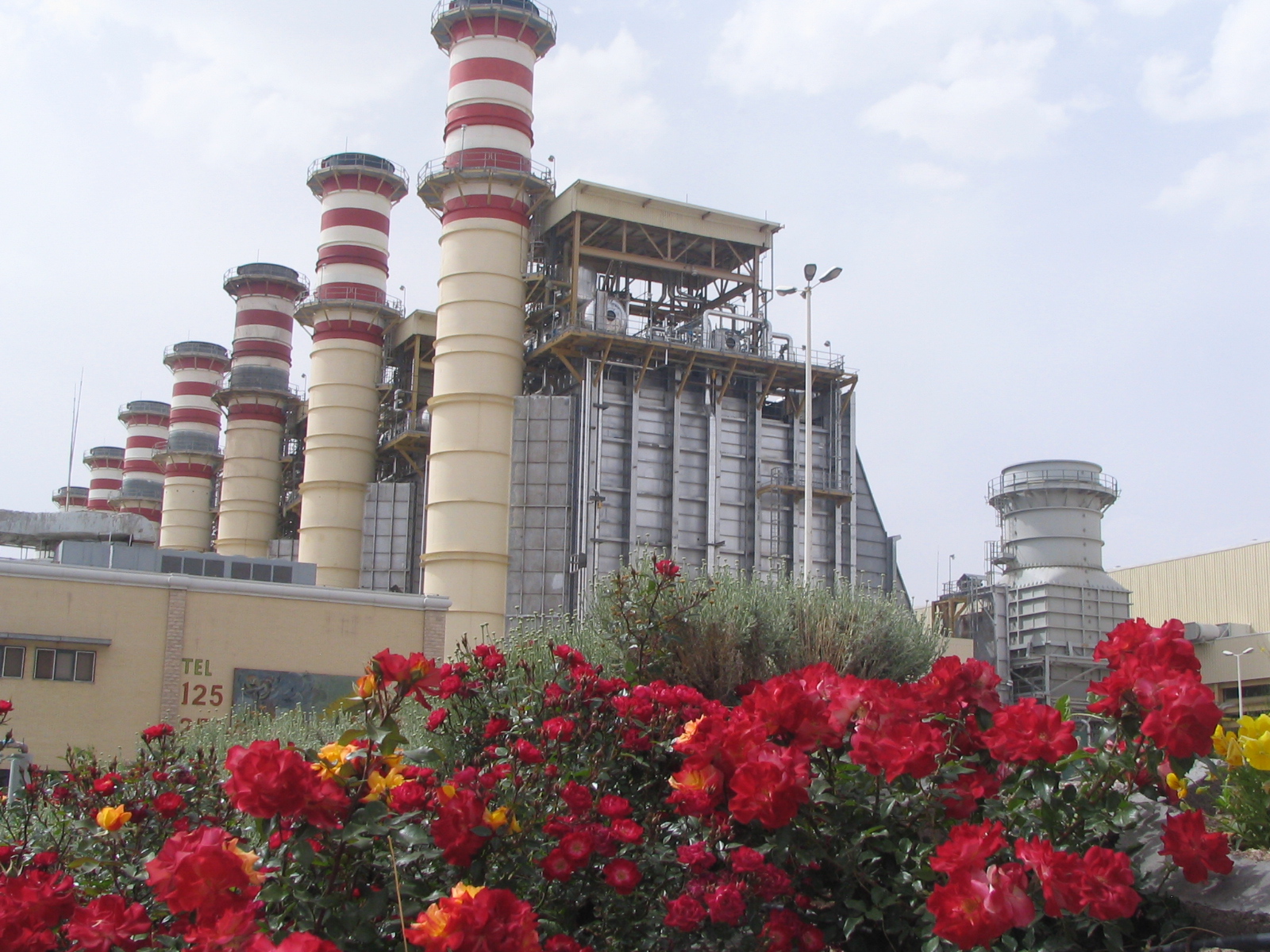 کاهش ۵۶ درصدی نرخ خروج اضطراری نیروگاه شهید سلیمانی در پیک تابستان ۱۴۰۴
